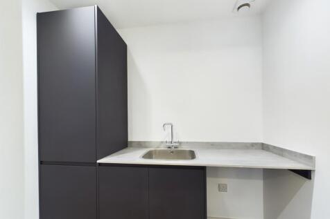 CAM02023G0-PR0118-STILL006