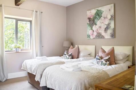 Tortington Lane, Brooklands Barn-036.JPG