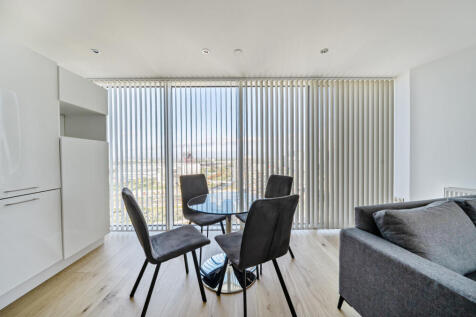 1365169-15-68e7a1...