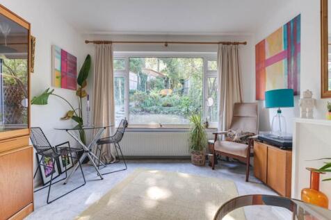 Lounge picture windo