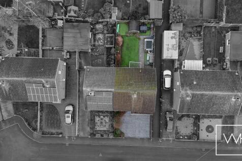 18 Hills Close, Spro