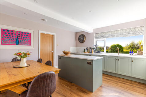 A08 - Holbrook Farm, Stokenham - 251006