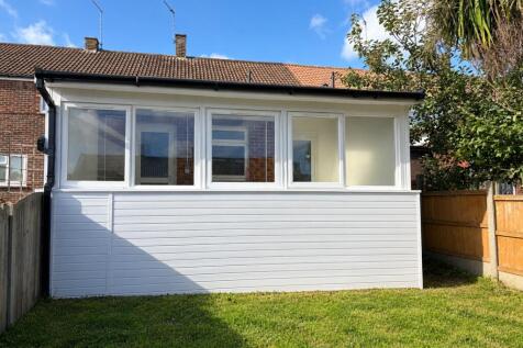 1 Bedroom Flat in CT2 8PF