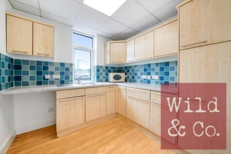 Skelton Lane (1st City Van Hire) - JRxtUZvGz0LOHgT