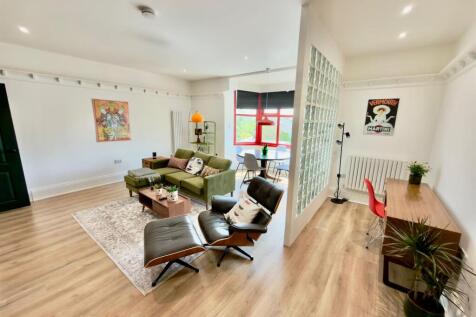 Lounge & Office Space