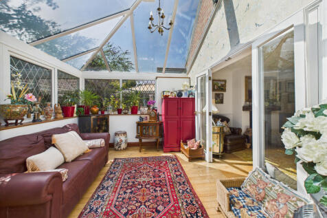 CAM05454G0-PR0043-STILL013