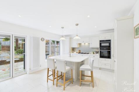 CAM01995G0-PR0384-STILL003