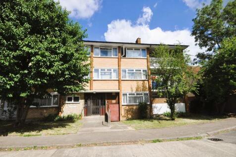 A well presented spacious ground floor flat with private balcony conveniently located close to bus routes to Kingston and Sutton and a short walk to Motspur Park Mainline Sation to London Waterloo. Ac