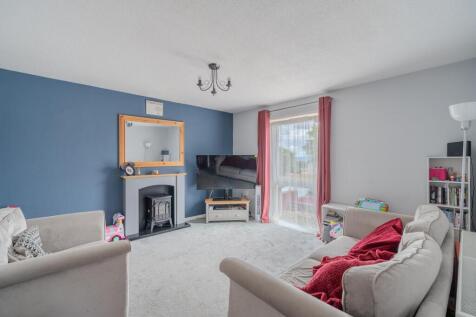 14 Neath Court-7.jpg