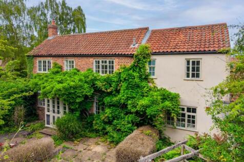 38 Browns Lane-3.jpg
