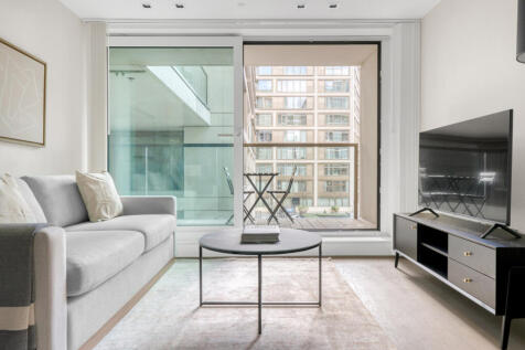 Show up and start living from day one in London with this pretty one bedroom apartment. You’ll love coming home to this thoughtfully furnished, beautifully designed, and fully equipped Holland Park ho