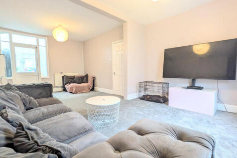 PXL_20250918_121627932.MP~2