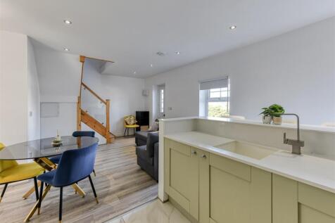 Beacon House, Apartment 11-13.jpg