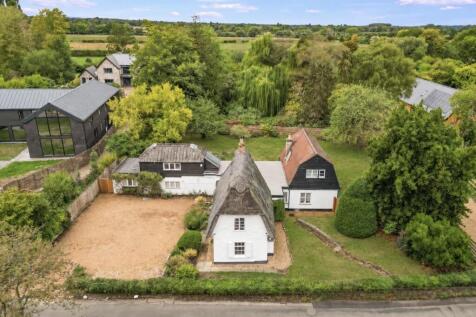 42_Aerial view front of house.jpg