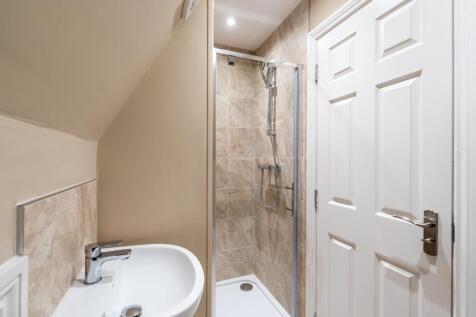 Bedroom 6 En-Suite (Apartment)