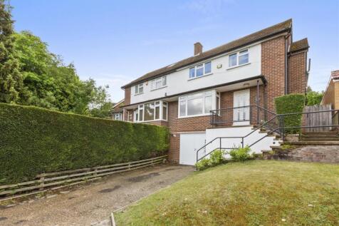 3 Dean Close, HP12 3NS-14.jpg