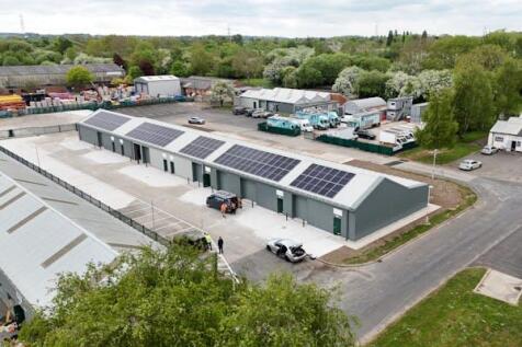 Distribution Warehouse to rent in thorp arch