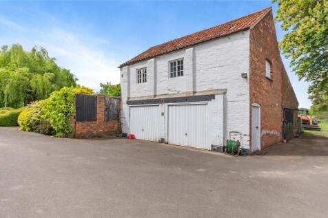 Detcahed Coach House