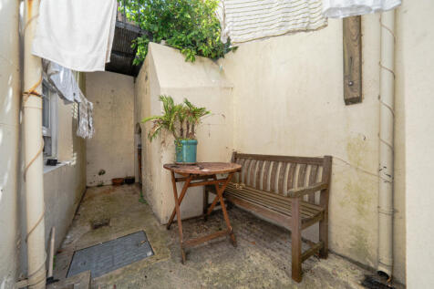 1495077-1-6a5dff9...