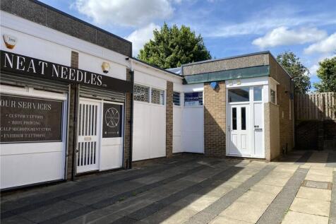 Retail Property (high street) to rent in dewsbury