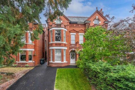 3 Bedroom Flat in SY3 8PG