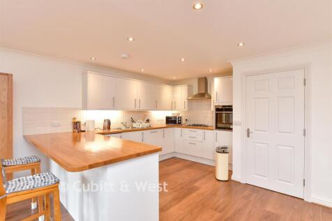 Kitchen/ Dining Room