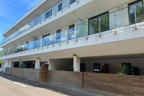 1 Bedroom Flat in RH10 1GW