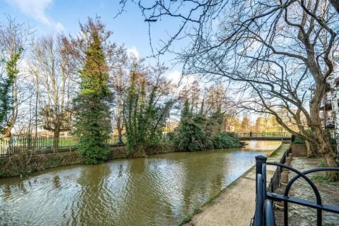 River Medway.jpg