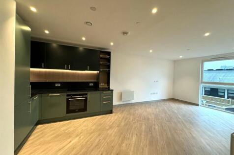 Living room pic 5.jpg