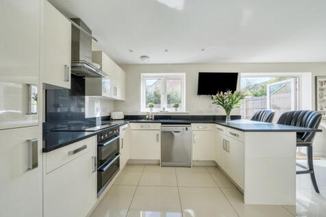 1349337-19-68cd5c...