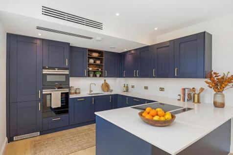 Kitchen O2.jpg