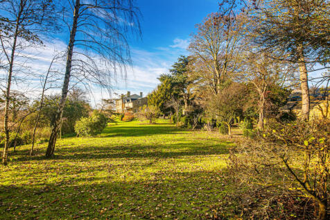 Paddock garden and approach