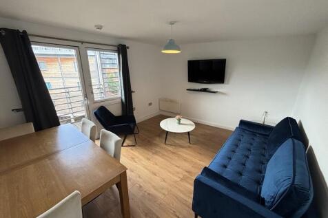 ** GREAT VALUE FOR MONEY ** SEPARATE KITCHEN & LIVING ROOM ** LOCATED IN THE NORTHERN QUARTER ** PRIVATE BALCONY OFF THE LIVING ROOM ** ALLOCATED PARKING SPACE **