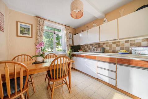 1359874-10-68d579...