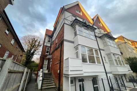 1 Bedroom Flat in BH1 4FJ