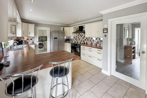 Kitchen/dining ro...