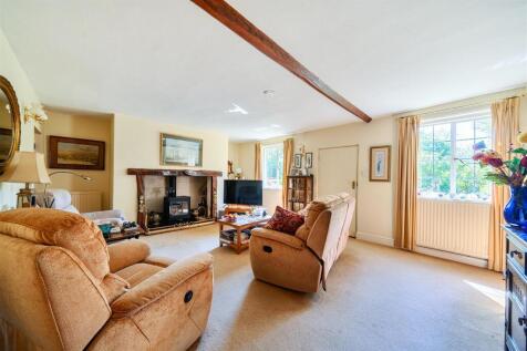 Living Room.jpg