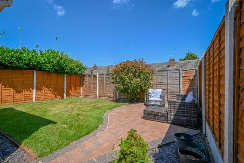 15 Farmlands Road-20.jpg