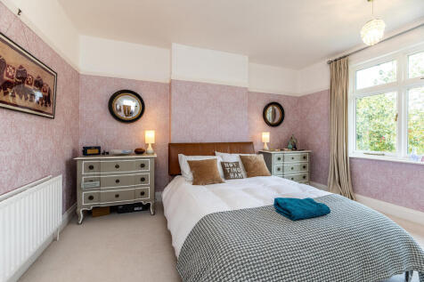 59 Tavistock Driv...