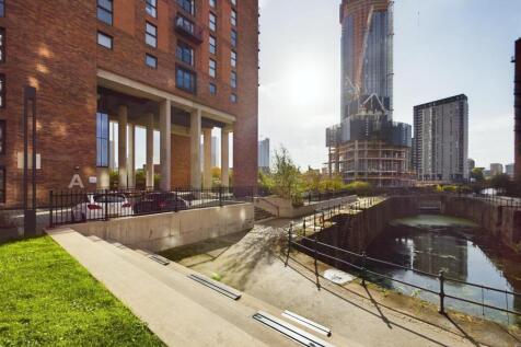 CAM01231G0-PR0080-STILL033