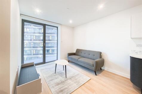 Studio Apartment | Private Balcony | 5th Floor Property | Furnished | Residents Gym | Available July | City Centre Location