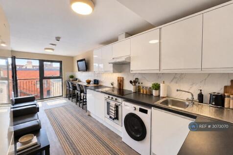 4 Bedroom Flat in BS2 8FW