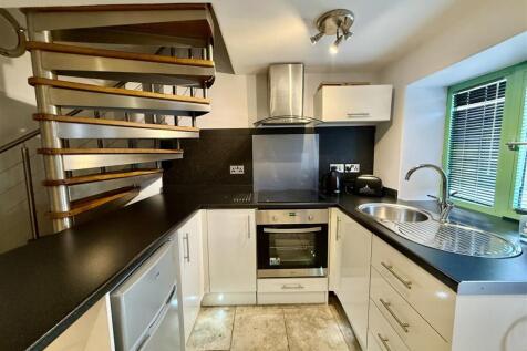 LIVING/DINING/KITCHEN