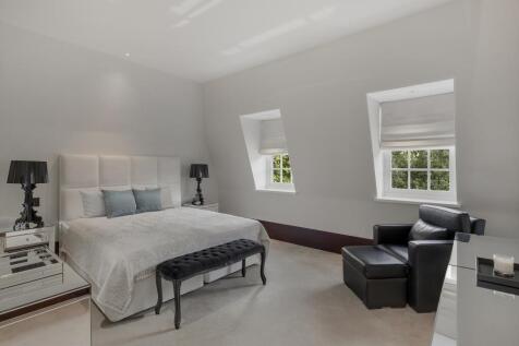 10 bed, 8 bath House in London - Photo 15