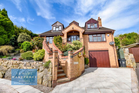 Stunning Four Bedroom Detached Property with Doub