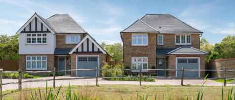 Redrow Paddock Green street scene of 2 stylish detached homes