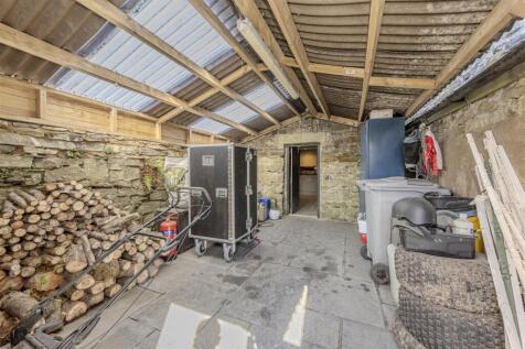 Store Feed Room