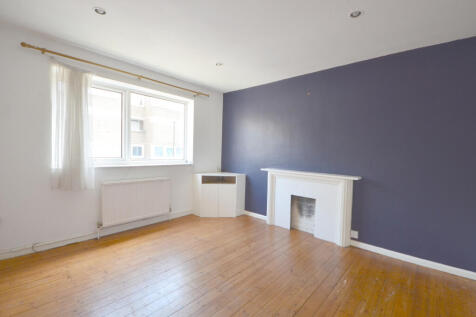 A good size one bedroom, first floor apartment in a low rise purpose built apartment building, located close to Caledonian Road underground station and minutes from Holloway Road amenities.