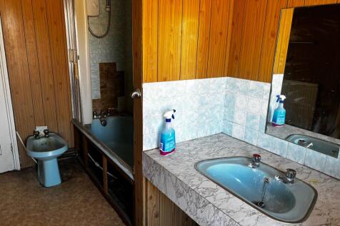 Maisonette Bathroom