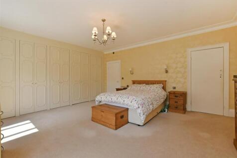 8 bed, 5 bath Detached in Sheffield - Photo 27